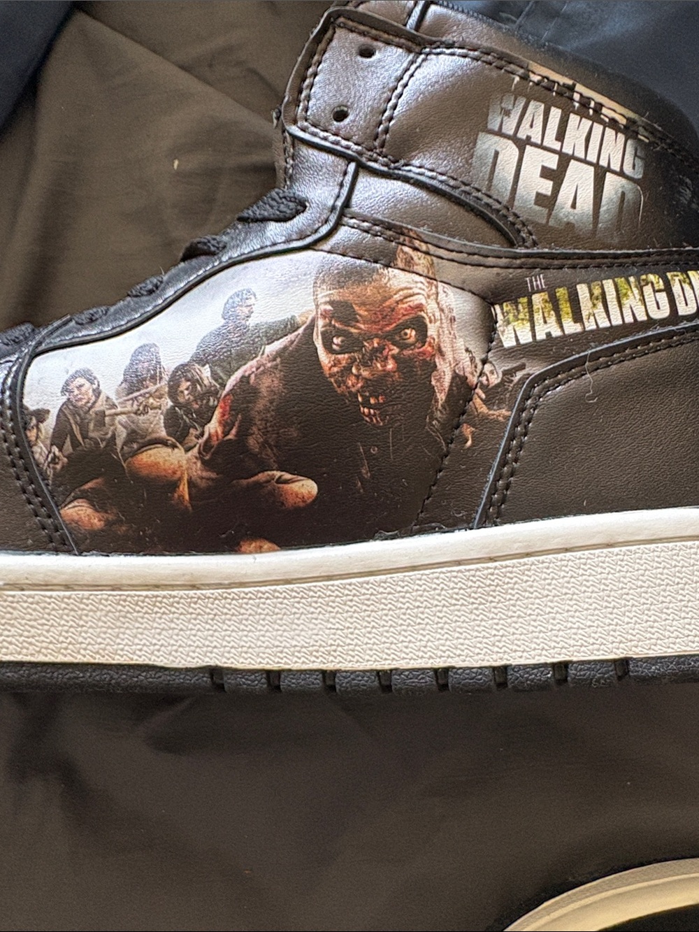 Black The Walking Dead Themed High-Top Sneakers for Men - Picture 2 of 5